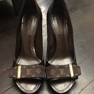 Louis Vuitton Monogram Peep Toe